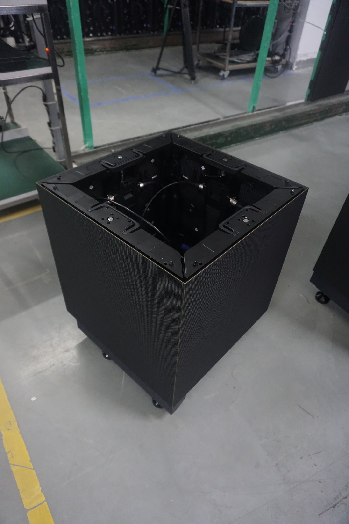 Unilumin UpadIV XC Corner Tile