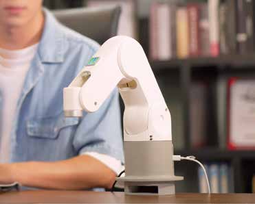 Bras robot collaboratif myCobot 280 Pi blanc sur bureau