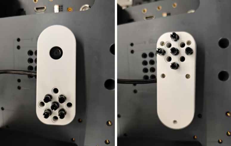 Module camera/flange avec trous de fixation vus de deux angles