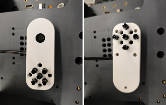 Module camera/flange avec trous de fixation vus de deux angles